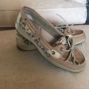 Sperry topsiders